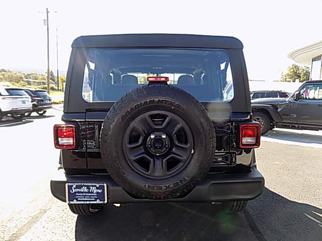  2027 Jeep Wrangler Image: 3