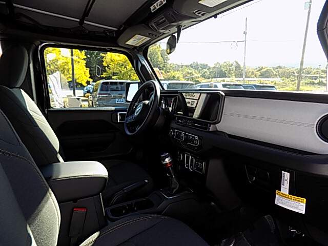  2027 Jeep Wrangler Image: 7