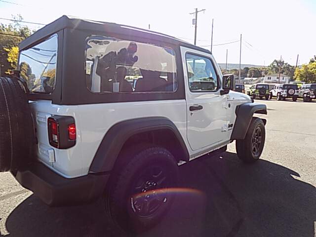  2027 Jeep Wrangler Image: 2