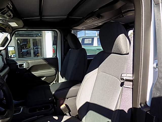  2027 Jeep Wrangler Image: 6