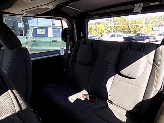  2027 Jeep Wrangler Image: 7
